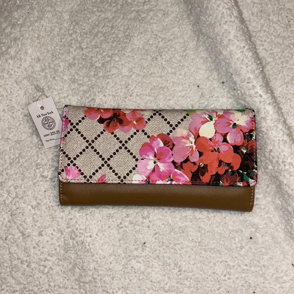 NWT AR New York Khaki Wallet